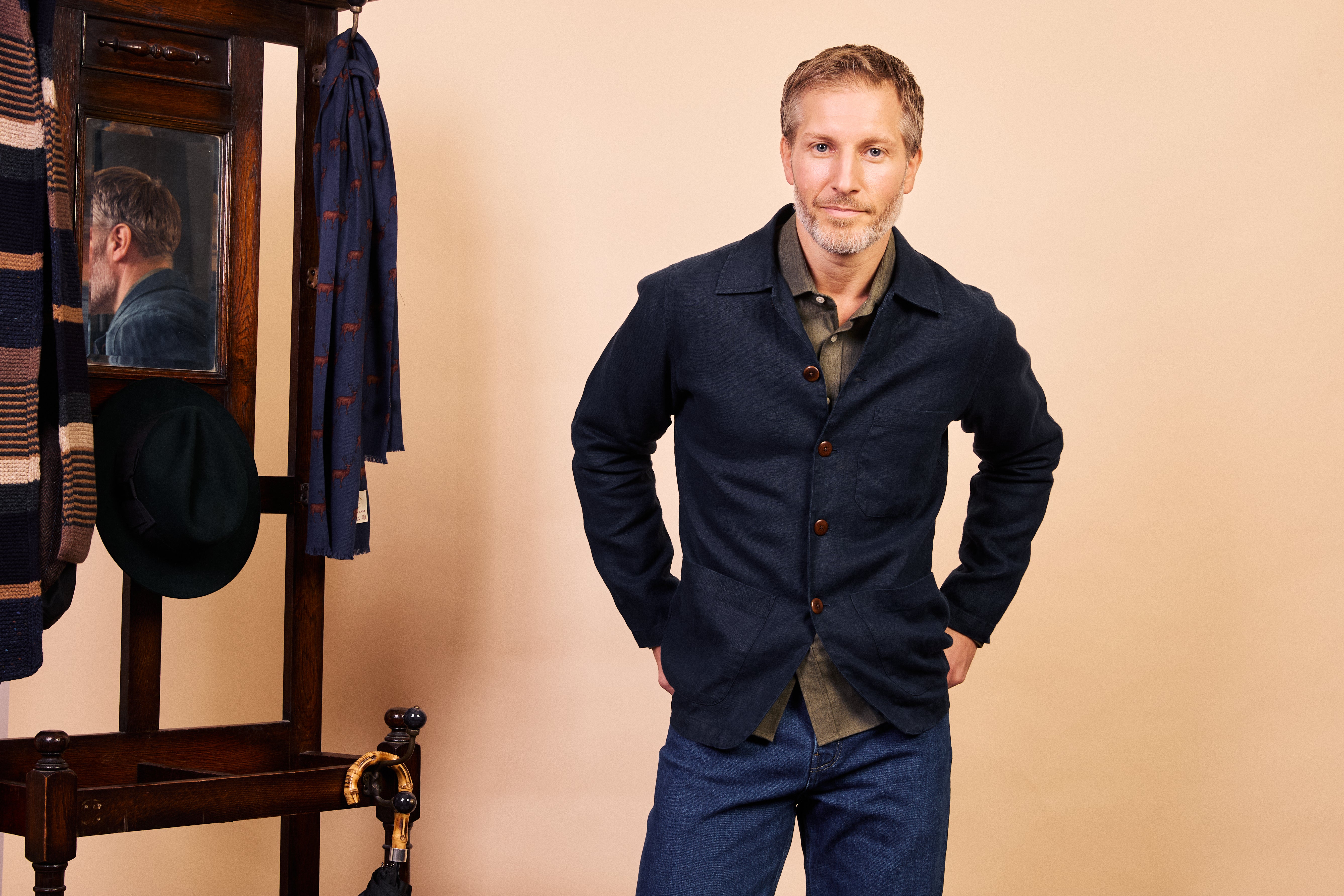 Linen Iffley Jacket Navy - worn | Burrows & Hare