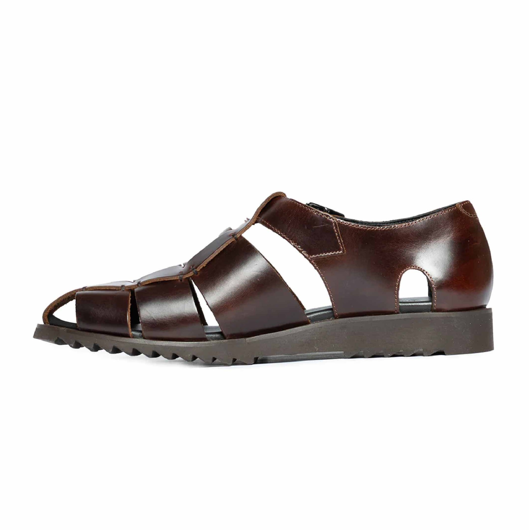 Close-up of Paraboot Pacific - Lisse America sandal straps.