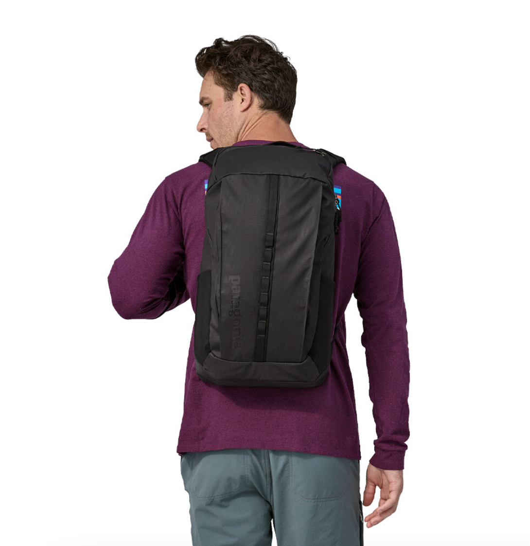 Black Hole Pack 25L - Black W/Black