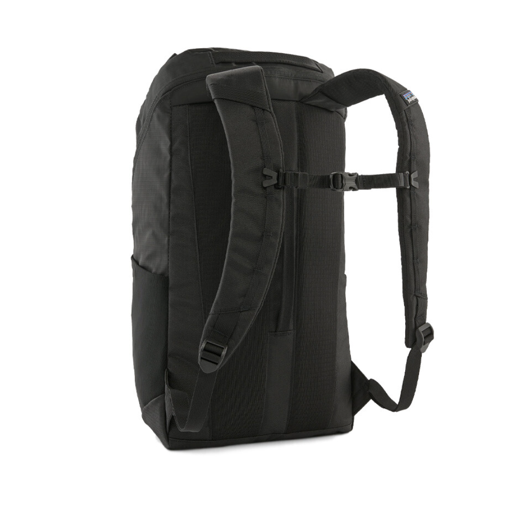 Black Hole Pack 25L - Black W/Black