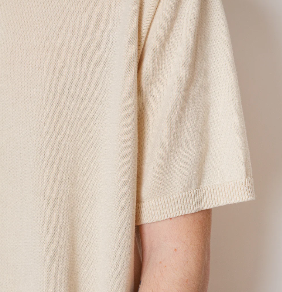 Fit view of the Otto Shirt Texture - Off White by Pittari, classic and versatile design.